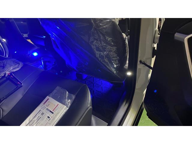 岩出市 和歌山市 紀の川市 車検 修理 板金 カスタム ナビ オーディオ 持ち込みパーツ取り付け タツミモータース トヨタ rav4 mxaa54 フットランプ取り付け グーネットピット