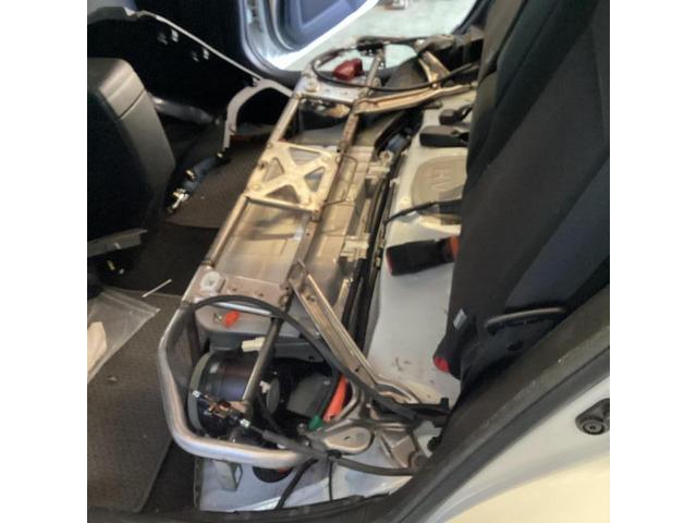 トヨタ　カローラフィールダー　ハイブリッドバッテリー載せ替え