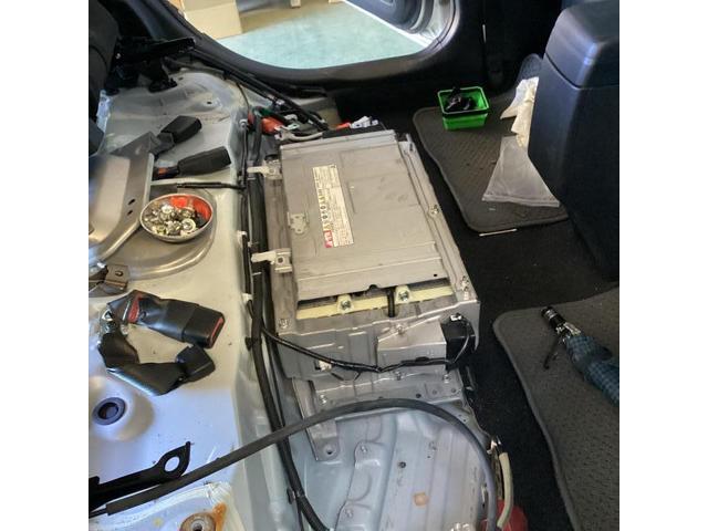 トヨタ　カローラフィールダー　ハイブリッドバッテリー載せ替え