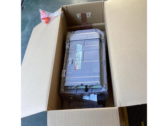 トヨタ　カローラフィールダー　ハイブリッドバッテリー載せ替え