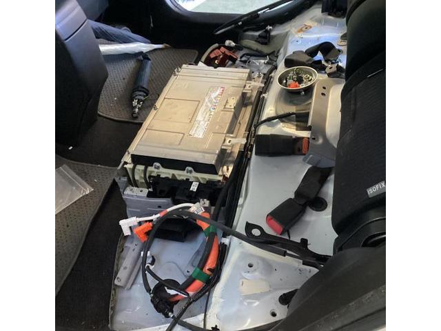 トヨタ　カローラフィールダー　ハイブリッドバッテリー載せ替え