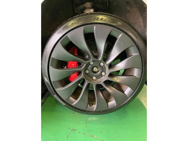 テスラ　モデル３　ホイール・タイヤ交換