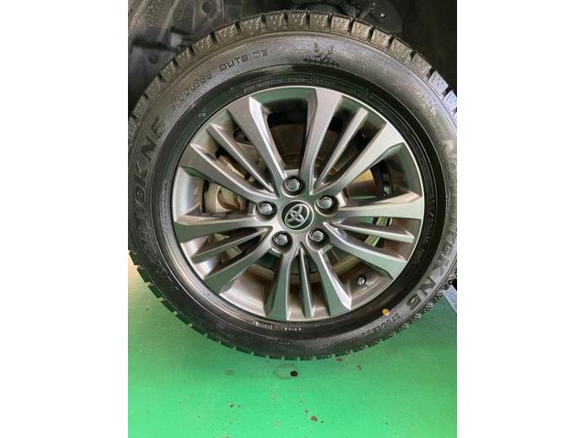 トヨタ　ヴォクシー　タイヤ新規購入交換