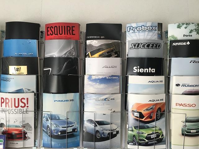 新車カタログも沢山ご用意しておりますので、次の愛車選びもどうぞ♪