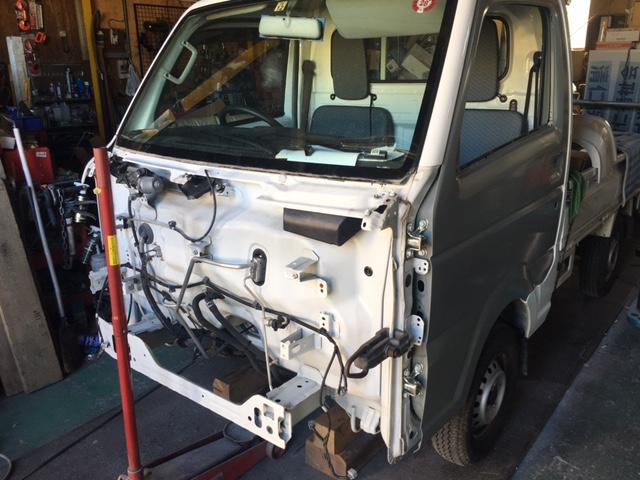 クリッパー 左前事故板金修正　承りました