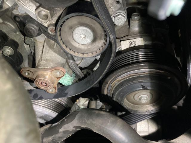 ＢＭＷ　４シリーズ　エンジン関連修理・車検整備・鈑金塗装、新車・中古車販売もお任せ下さい！品川区・目黒区・港区・大田区・世田谷区・渋谷区・川崎市・武蔵小杉・江東区・豊洲、他地域のお客様も大歓迎です！！