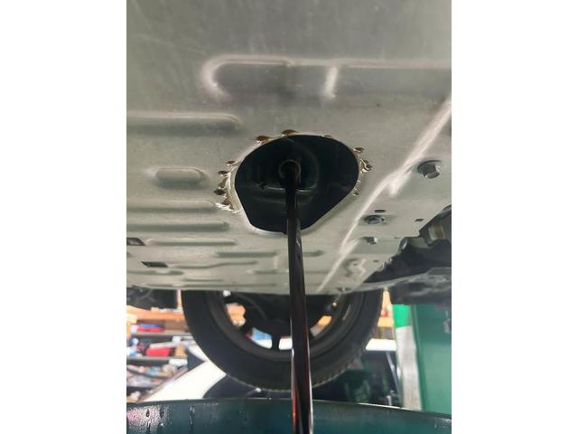 スバル　ＢＲＺ　オイル交換　MTオイル交換　クラッチ切れない　車検整備・鈑金塗装、新車・中古車販売もお任せ下さい！品川区・目黒区・港区・大田区・世田谷区・渋谷区・川崎市・武蔵小杉・江東区・豊洲、他地域のお客様も大歓迎です！！