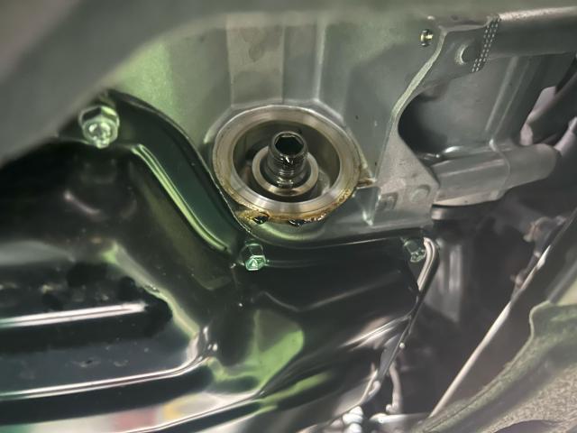 レクサス　ＥＳ　足回り修理　オイル交換　車検整備・鈑金塗装、新車・中古車販売もお任せ下さい！品川区・目黒区・港区・大田区・世田谷区・渋谷区・川崎市・武蔵小杉・江東区・豊洲、他地域のお客様も大歓迎です！！