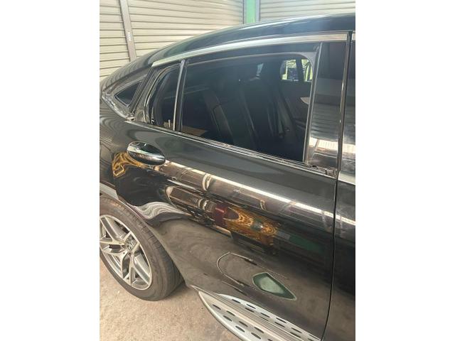 メルセデス・ベンツ　ＧＬＣ　ガラス交換　車検 車検整備・鈑金塗装、新車・中古車販売もお任せ下さい！品川区・目黒区・港区・大田区・世田谷区・渋谷区・川崎市・武蔵小杉・江東区・豊洲、他地域のお客様も大歓迎です！！