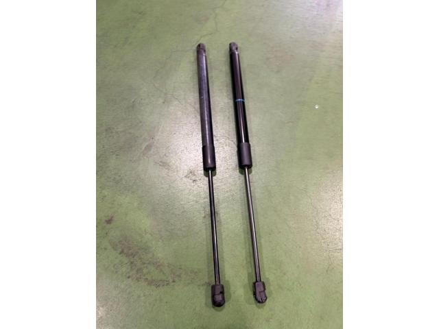 アウディ　Ｑ３　ダンパー交換　アーチモール取付　車検 車検整備・鈑金塗装、新車・中古車販売もお任せ下さい！品川区・目黒区・港区・大田区・世田谷区・渋谷区・川崎市・武蔵小杉・江東区・豊洲、他地域のお客様も大歓迎です！！