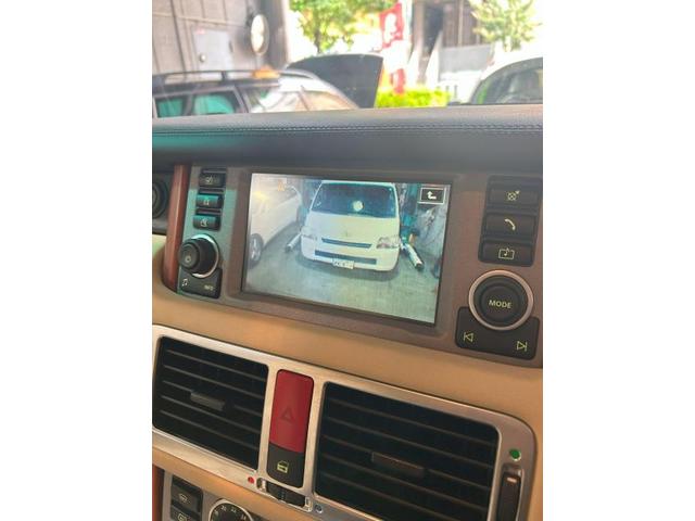 ランドローバー　レンジローバーヴォーグ　バックカメラ取付　車検 車検整備・鈑金塗装、新車・中古車販売もお任せ下さい！品川区・目黒区・港区・大田区・世田谷区・渋谷区・川崎市・武蔵小杉・江東区・豊洲、他地域のお客様も大歓迎です！！