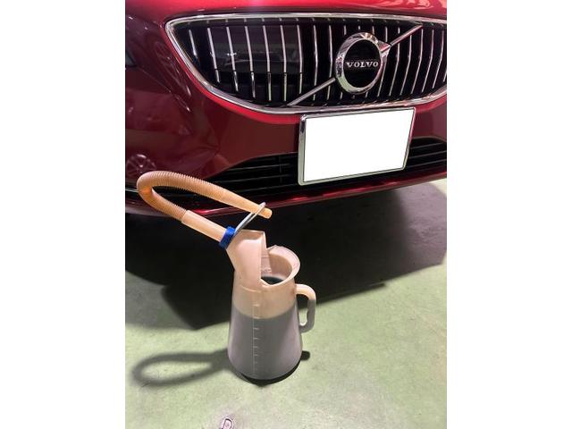 ボルボ　Ｖ４０　オイル交換　車検整備・鈑金塗装、新車・中古車販売もお任せ下さい！品川区・目黒区・港区・大田区・世田谷区・渋谷区・川崎市・武蔵小杉・江東区・豊洲、他地域のお客様も大歓迎です！！