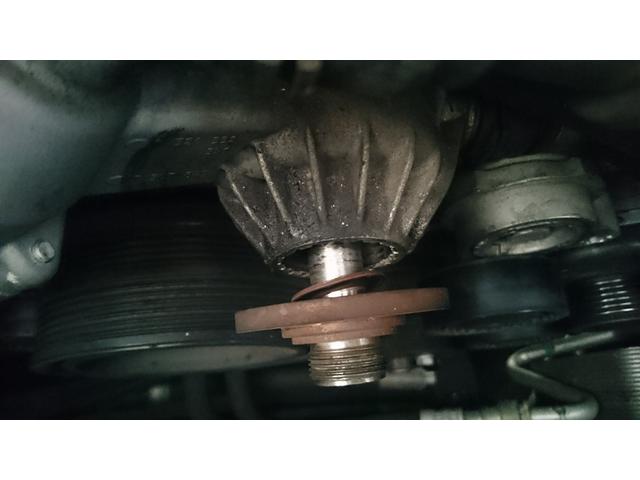BMW 760Li ＬＬＣ漏れ修理　ウォーターポンプ交換　