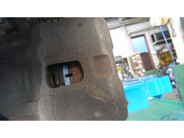 ホンダ　ライフ　　ブレーキパット交換　　スタビライザーリンクロッド交換