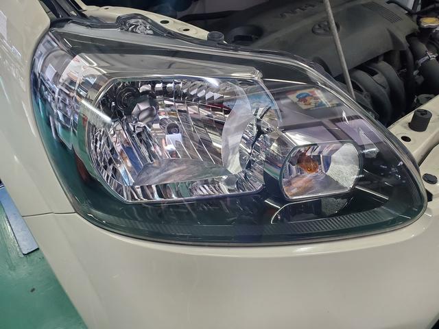 トヨタ　ポルテ　　ヘッドライトコーティング