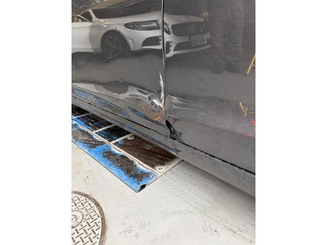 テスラ　モデル３　キズ・へこみ直し