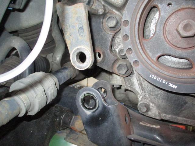 日産　セレナ　エンジンマウント・リヤデフサポー交換・整備