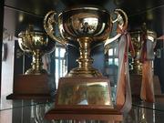 全日本自動車整備技能競技大会優勝トロフィーです。皆様のお車を確かな技術で整備致します。