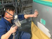 マスキングが完了したら実際に吹きつけます。→