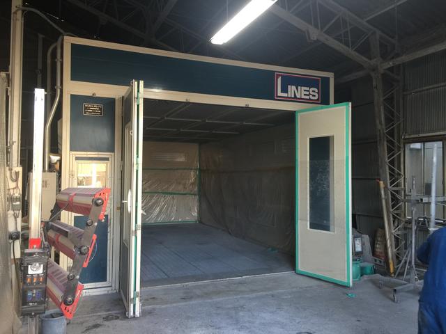 塗装ブースも完備！ホコリがのらないように最新の設備で！