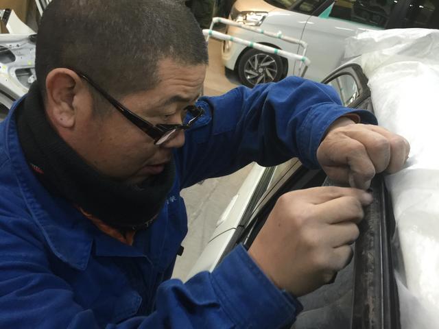 どんな細かいキズやヘコミもお任せください！