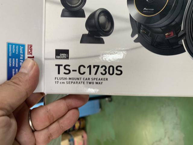 スズキ　クロスビー　ドラレコ前後取付　電源裏取　スピーカー交換