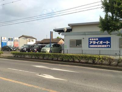 新車・中古車も販売