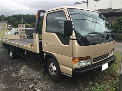 レッカー車完備しています