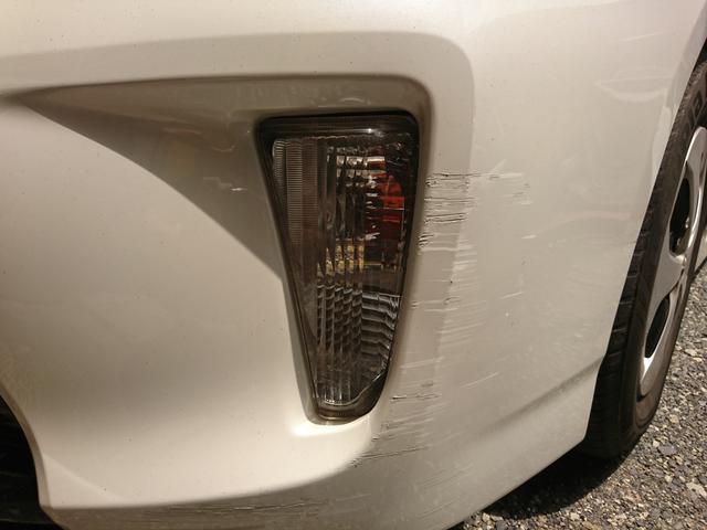 プリウス　ZVW30　トヨタ　フロントバンパー修理　傷凹み　鈑金塗装　岡山市北区西辛川 ガレージトライ