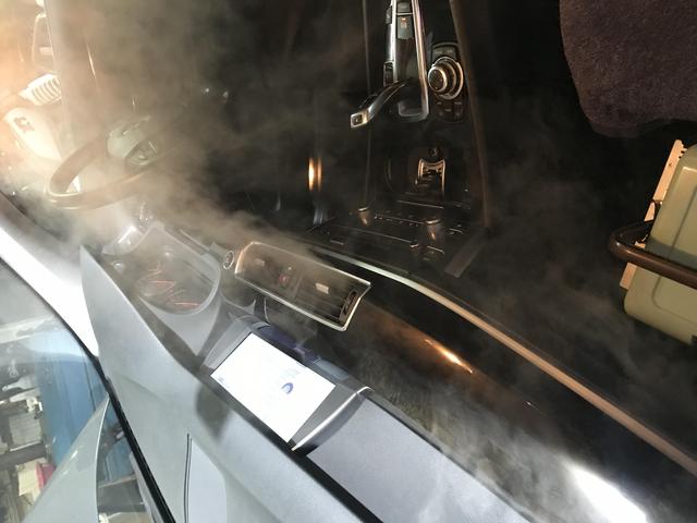 BMW535i 江東区　阿部モータス　エアコン内部エバポレーター洗浄カーエアコンクリーニング株式会社にて施工　3万5千円　　施工時間約2時間　ホームエアコンクリーニングのように