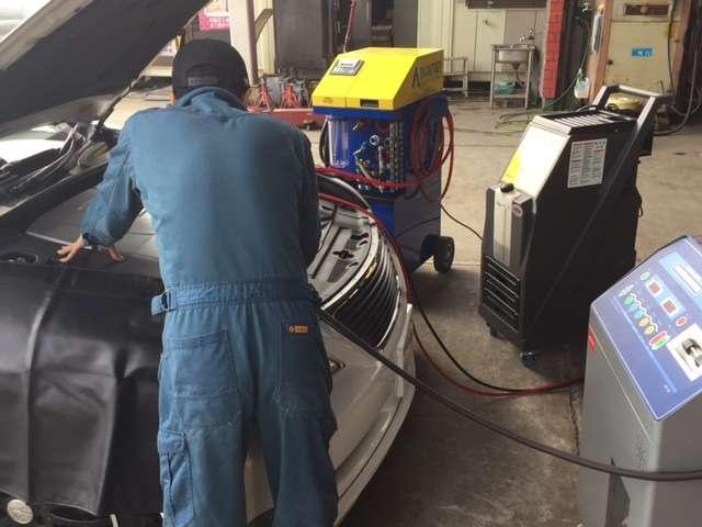 国家整備士も常駐している店です。　お車の修理オイル交換・車検もお任せ！