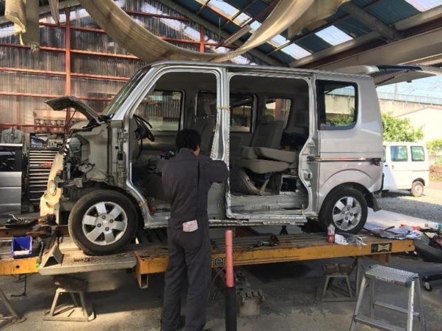 トヨタ　ノア　後ろから追突　事故対物保険キズ・へこみ直し　深谷市　板金塗装専門店