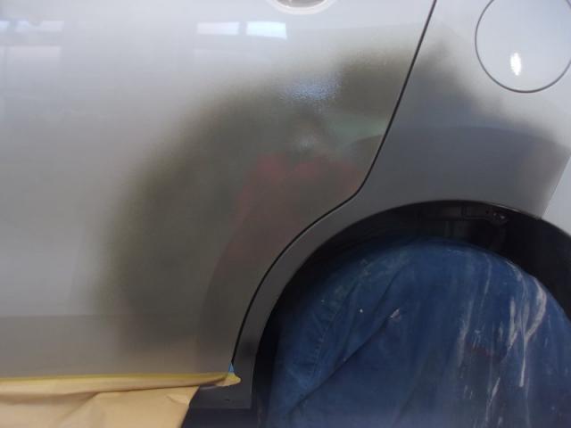 スズキ　ワゴンＲ　左後ろタイヤ横クォーターパネル、左リアドアキズ・へこみ直し　深谷市