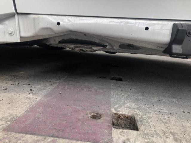 ルノー　メガーヌ　車体下　ロッカーパネル　キズ・へこみ直し　深谷市輸入車修理