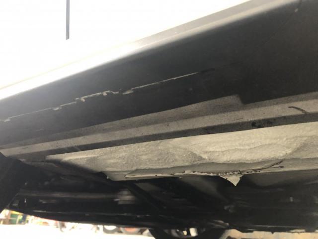 ルノー　メガーヌ　車体下　ロッカーパネル　キズ・へこみ直し　深谷市輸入車修理