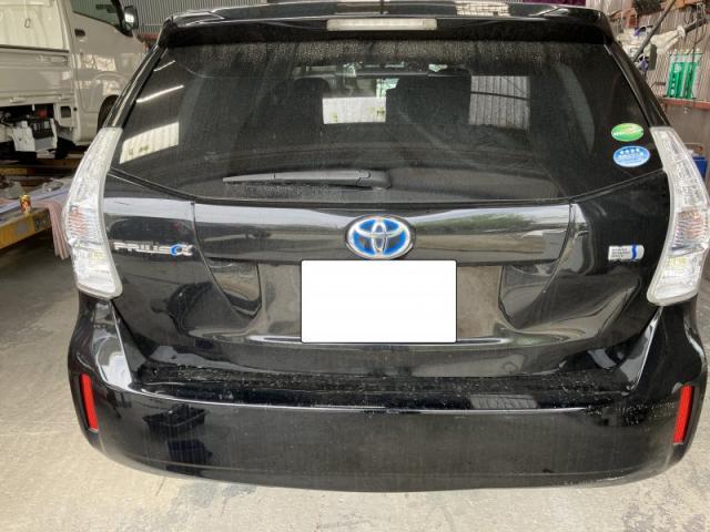 トヨタ　プリウスα　追突事故　トランク・バンパー交換　他キズ・へこみ直し　深谷市