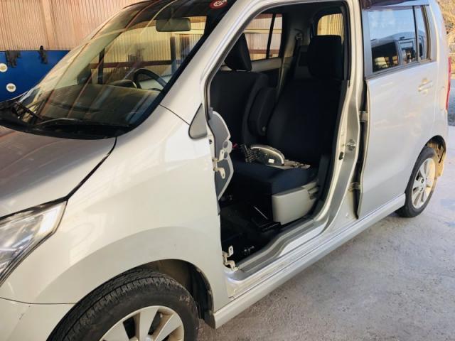 マツダ　ＡＺワゴン　リサイクル部品使用で　ドアキズ・へこみ直し　深谷市ドア交換