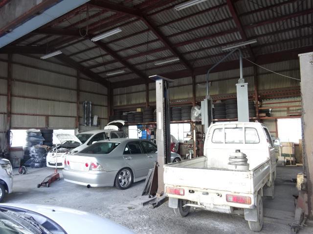 小さな工場ですが、陸運局から認証された工場です。