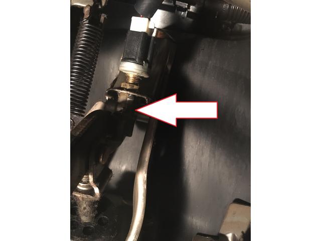 岡崎市　トヨタ・カローラV　ストップ灯修理！