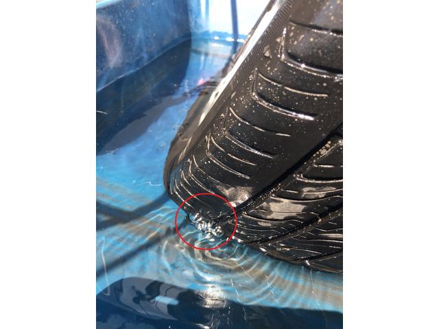 岡崎市　スズキ・エブリィワゴン　パンク！