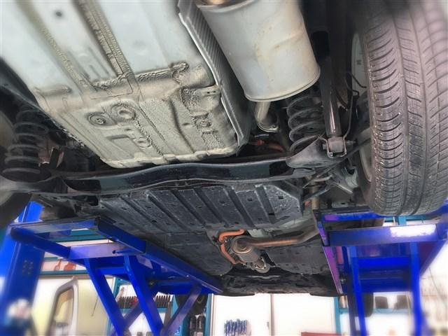 お車に異常が無いか隈なくチェック致します。