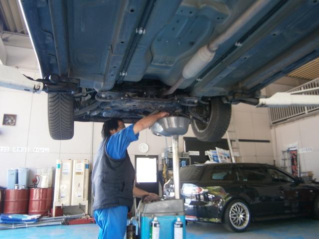 オイル交換やタイヤ交換お任せ下さい！