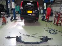 バモス エンジン振動大の為 マウント交換 修理後 納車準備中 雨漏れ発見 追加修理 グーネットピット