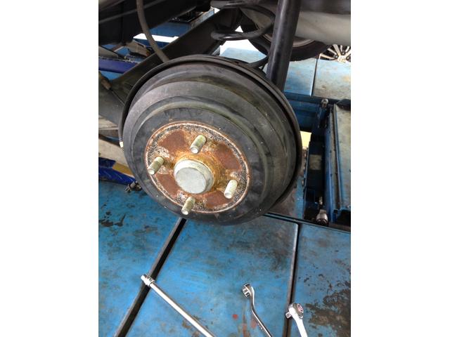 奈良市 B様 ベリーサ リヤハブボルト交換