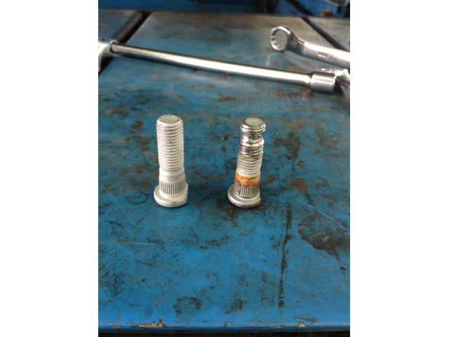 奈良市 B様 ベリーサ リヤハブボルト交換