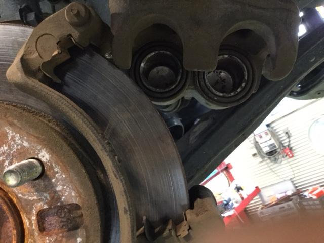 フレンディ　ブレーキパット交換