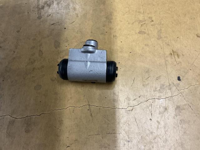 ダイハツ　ハイゼットトラック　車検 ブレーキ効き悪い　リヤホイールシリンダ固着・交換　奈良市　大和郡山市　磯城郡　生駒郡　生駒市　木津川市