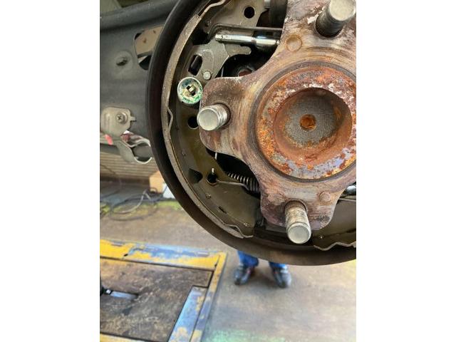 スズキ　エブリイ　車検 リヤブレーキ異音　リヤブレーキライニング交換　奈良市　大和郡山市　木津川市　生駒市　生駒郡　磯城郡