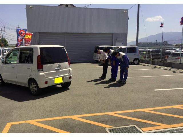 車検完了後はすぐにお帰り頂けます。　気持ちを込めてお見送り