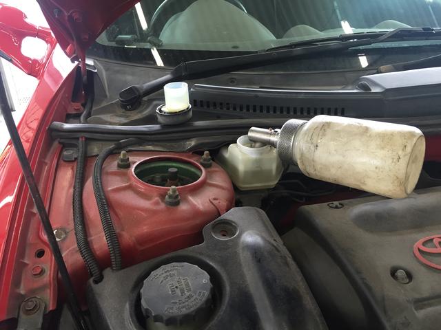 トヨタ セリカ ブレーキフルード交換